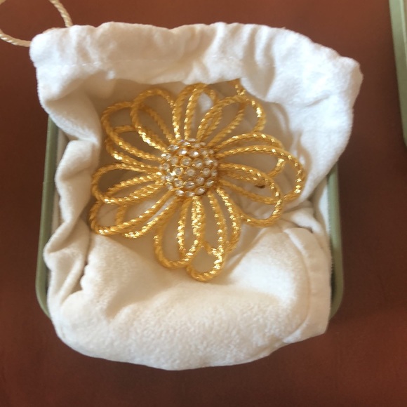 Nolan Miller Glamour Collection Pin - Picture 3 of 5